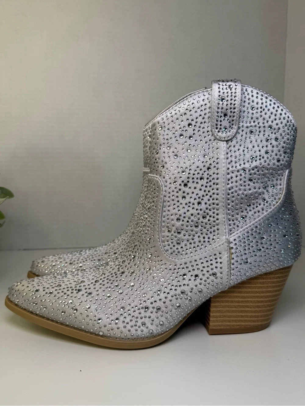 Qupid Silver Sparkle Leslie Rhinestone Western Boots Womens Size 7 Festival Boho